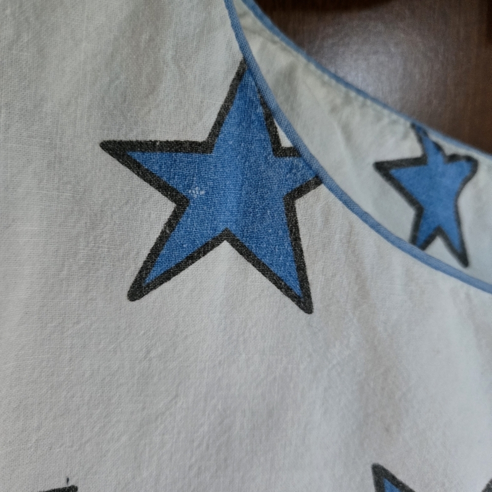 Vintage White With Blue Star Print Crop Top Boxy Cut Size Small - Picture 8 of 8
